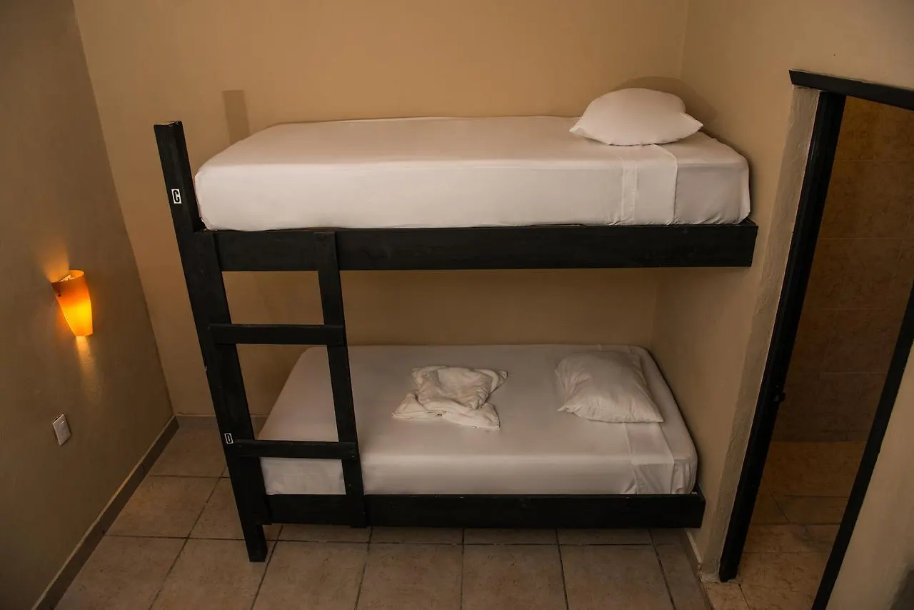Deja Hostel Suites Playa del Carmen